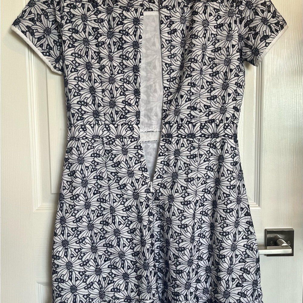 Michael Kors Womens Sz 8 Navy and White Midi Embroidered Floral Zip Up Dress. - Picture 4 of 14